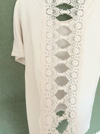 Blusa Beige Encaje Talla L