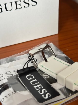 Reloj Guess Transparente Verde y Blanco