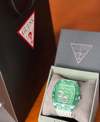 Reloj Guess Transparente Verde y Blanco