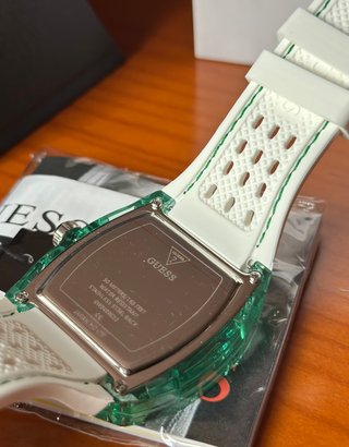Reloj Guess Transparente Verde y Blanco