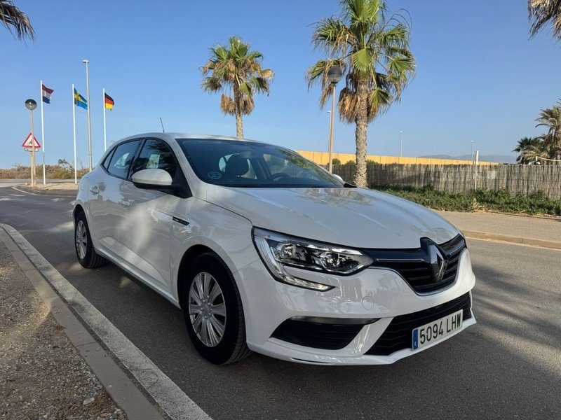 Renault Megane 2020 - foto 1