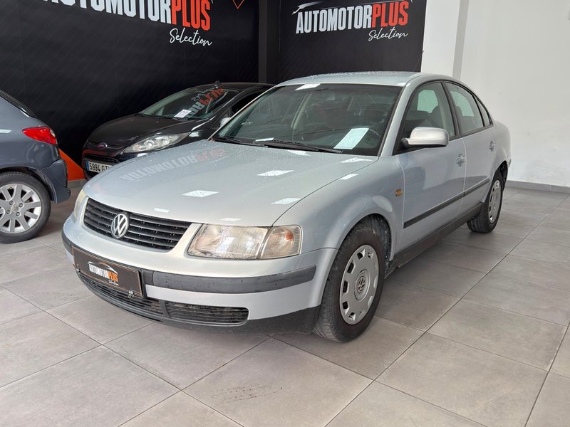 Volkswagen Passat 1998 - foto 1