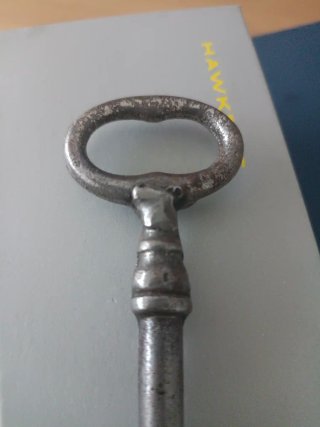 Llave antigua de metal