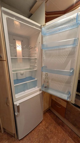 Nevera Beko con Congelador