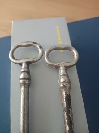 2 llaves antiguas de metal