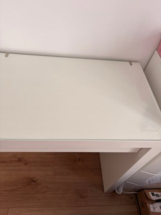 Escritorio/Tocador Blanco con Cristal