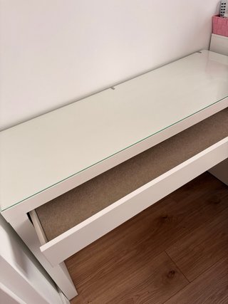 Escritorio/Tocador Blanco con Cristal