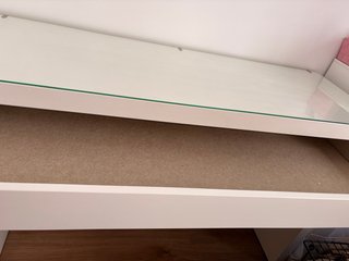 Escritorio/Tocador Blanco con Cristal