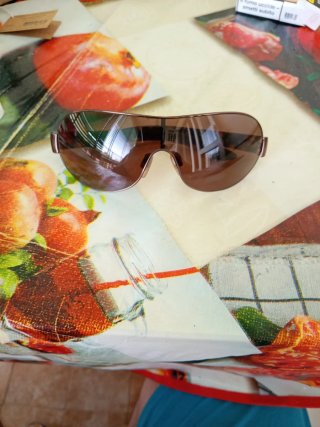 Occhiali da sole marroni