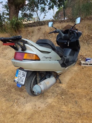 Yamaha Majesty 250 Plata