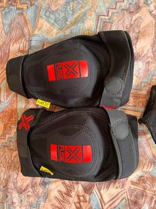 Espinilleras y rodilleras Fuse BMX - Talla L