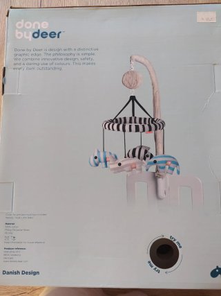 Móvil musical cuna Donebydeer.