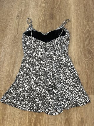 Mono de verano Negro y Blanco floral Zara S