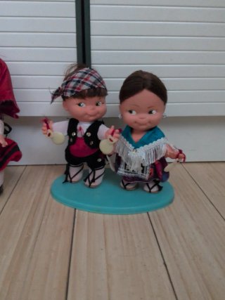 Figuras trajes regionales (4 piezas)