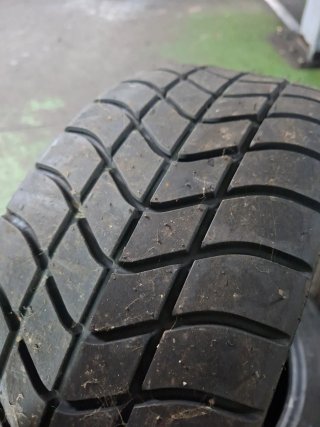 Sliks mojado Pirelli 195/50 R16