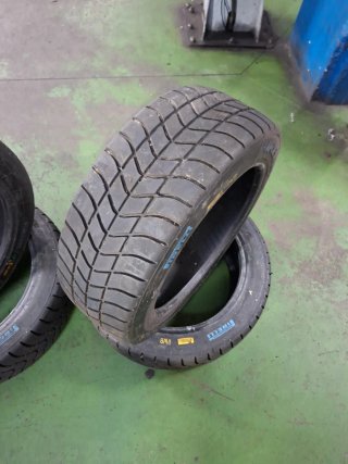 Sliks mojado Pirelli 195/50 R16