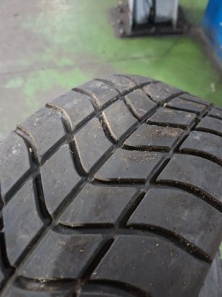Sliks mojado Pirelli 195/50 R16