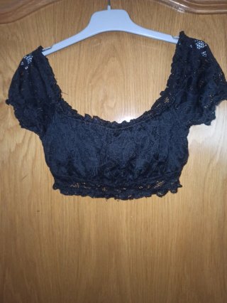 Top negro encaje off shoulder