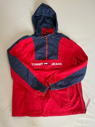 Giacca Tommy Jeans a vento rossa e blu