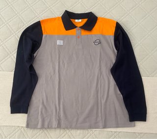 Polo de manga larga de Repsol.
