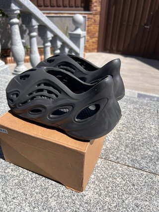 Adidas Yeezy Foam Runner 'Onyx'