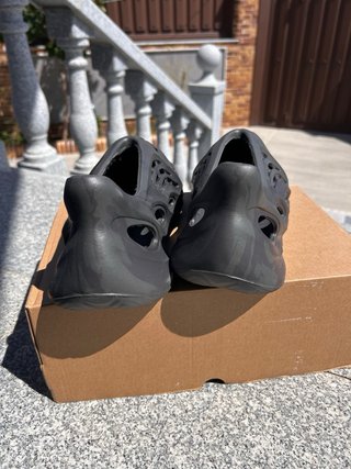 Adidas Yeezy Foam Runner 'Onyx'