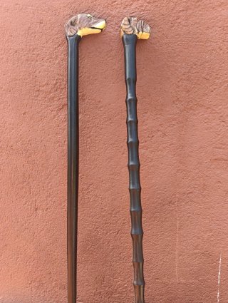 Bastones con cabeza de perro 10€,cada uno.