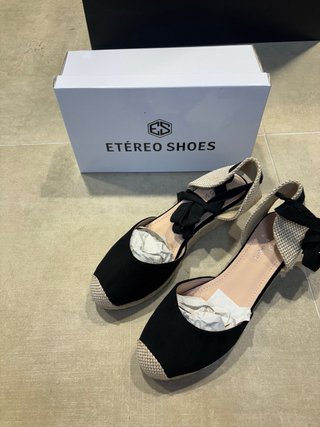 Sandalias cuña ETÉREO SHOES beige/negro