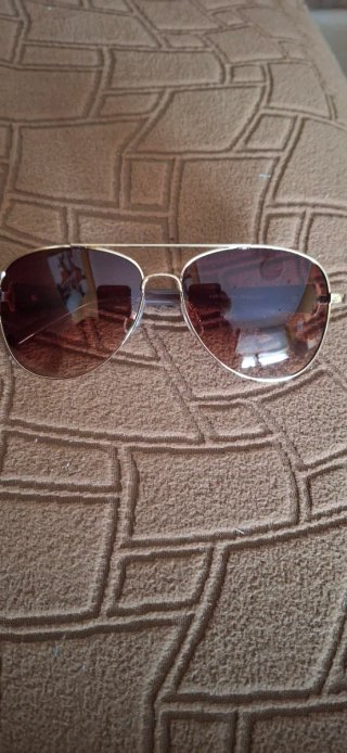 Gafas de sol aviador doradas y marrones