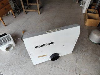 Campana extractora cocina blanca