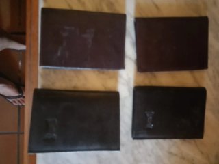 Billetera de cuero negro