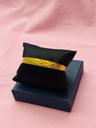 Bracciale placcato in oro con disegno