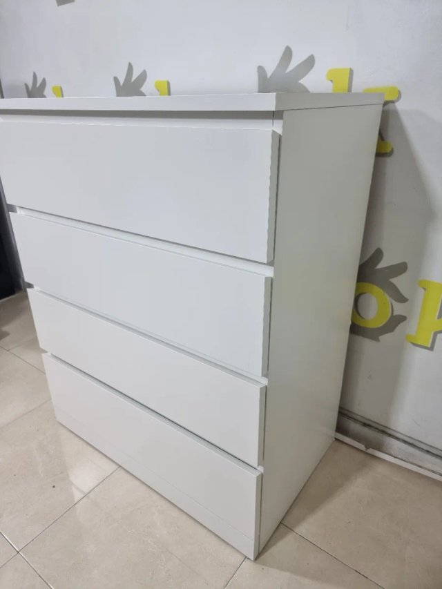 Comoda 10588