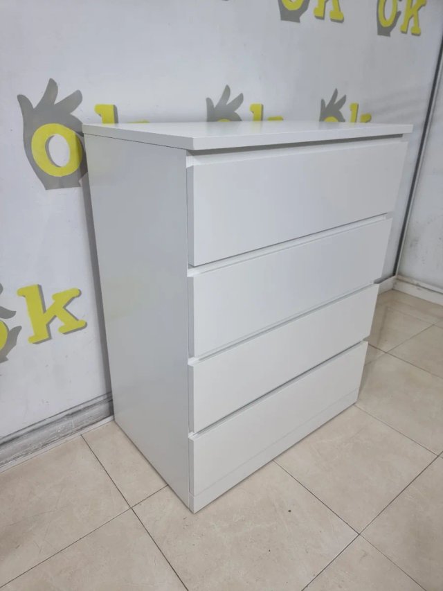 Comoda 10588