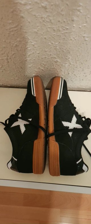 Zapatillas Munich Negras y Blancas
