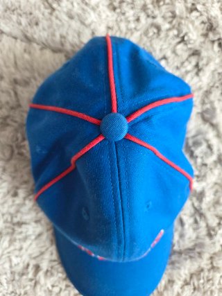 Cappello Blu con Scritta Rossa NETS