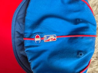 Cappello Blu con Scritta Rossa NETS