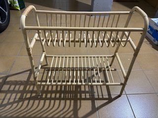Estantería de bambú para plantas