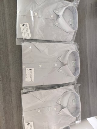 2 Camisas UM Gris Perla Talla 38 y 1 talla 40