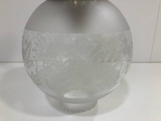 Lámpara de techo con globo de cristal