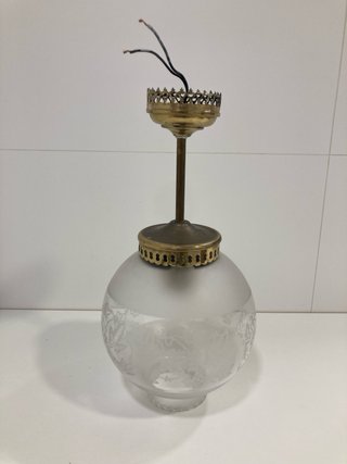 Lámpara de techo con globo de cristal