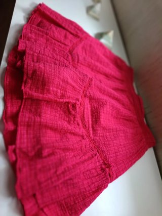 Falda sfera roja