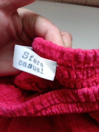 Falda sfera roja