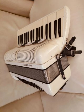 Acordeón Hohner Tango II M con funda