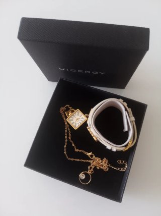 Reloj de pulsera o cadena. Viceroy