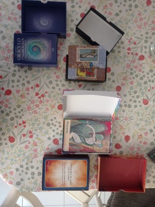Lote 4 mazzi di carte Tarocchi e Oracoli