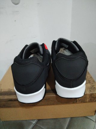 Scarpe uomo grigie e rosse N.46