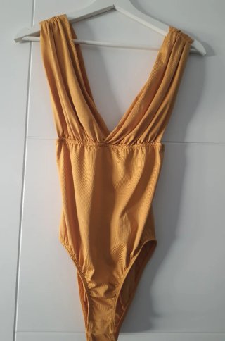 2 Bodies Stradivarius como nuevos. Talla S