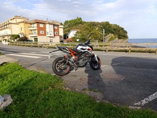 KTM Duke 125 2018 Blanca y Naranja