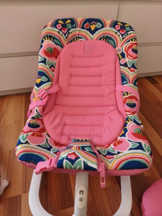 Hamaca Tuc Tuc rosa con arco de juegos